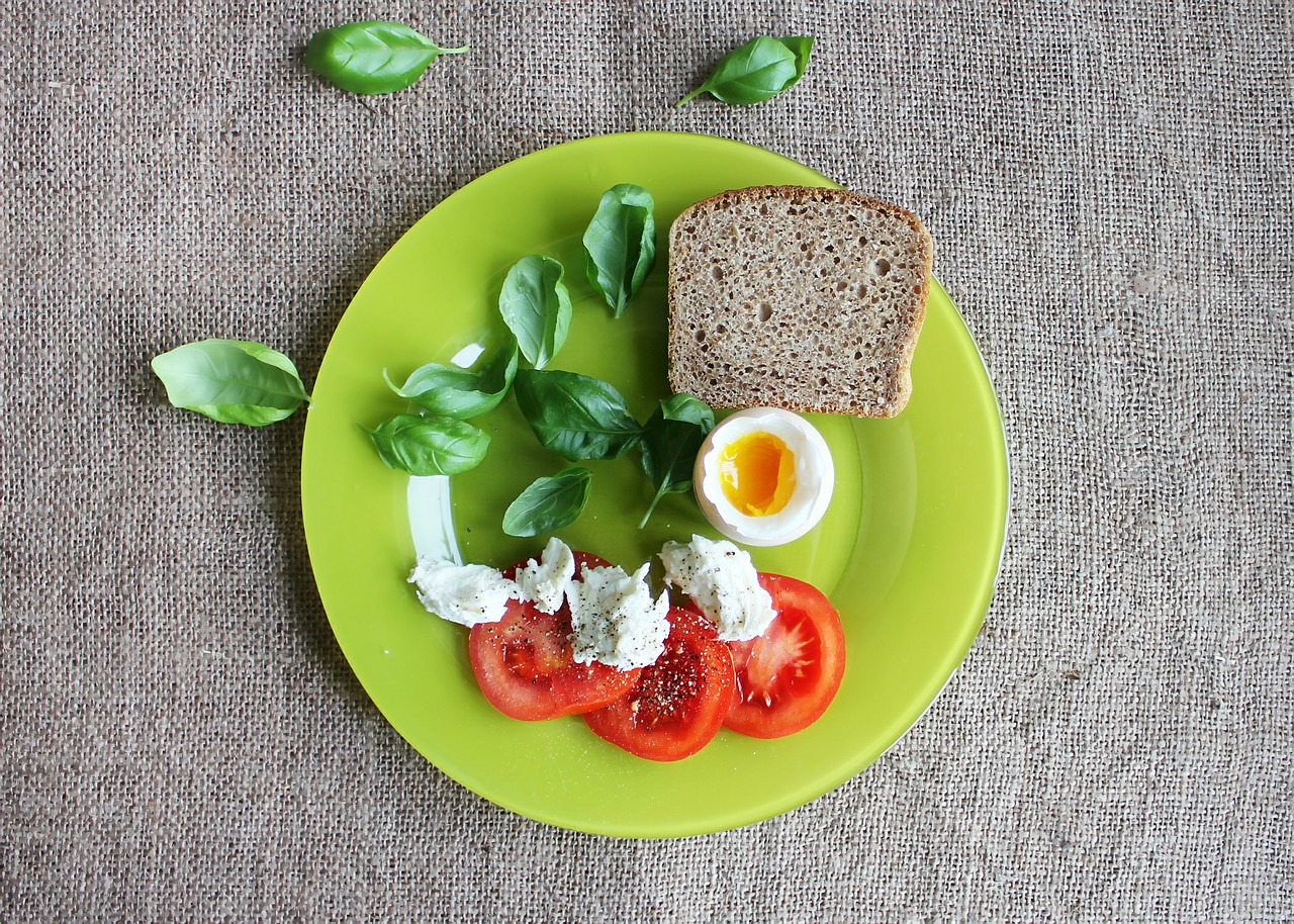 Eating Healthy While Travelling Breakfast