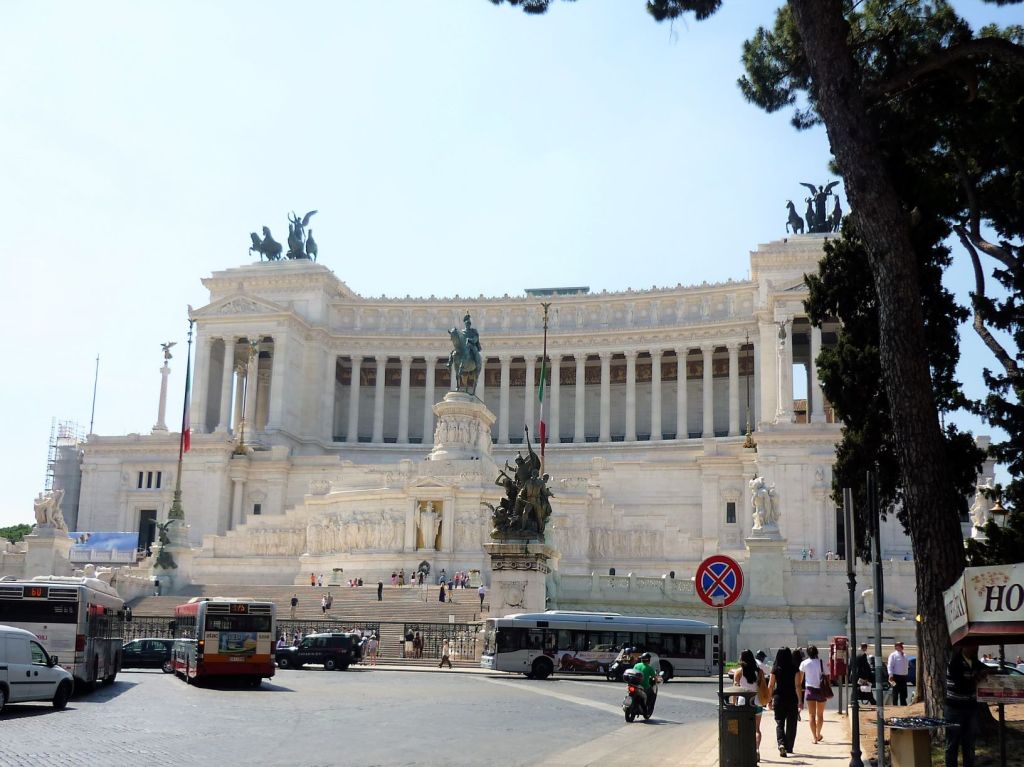 Victor Emmanuel monument Rome