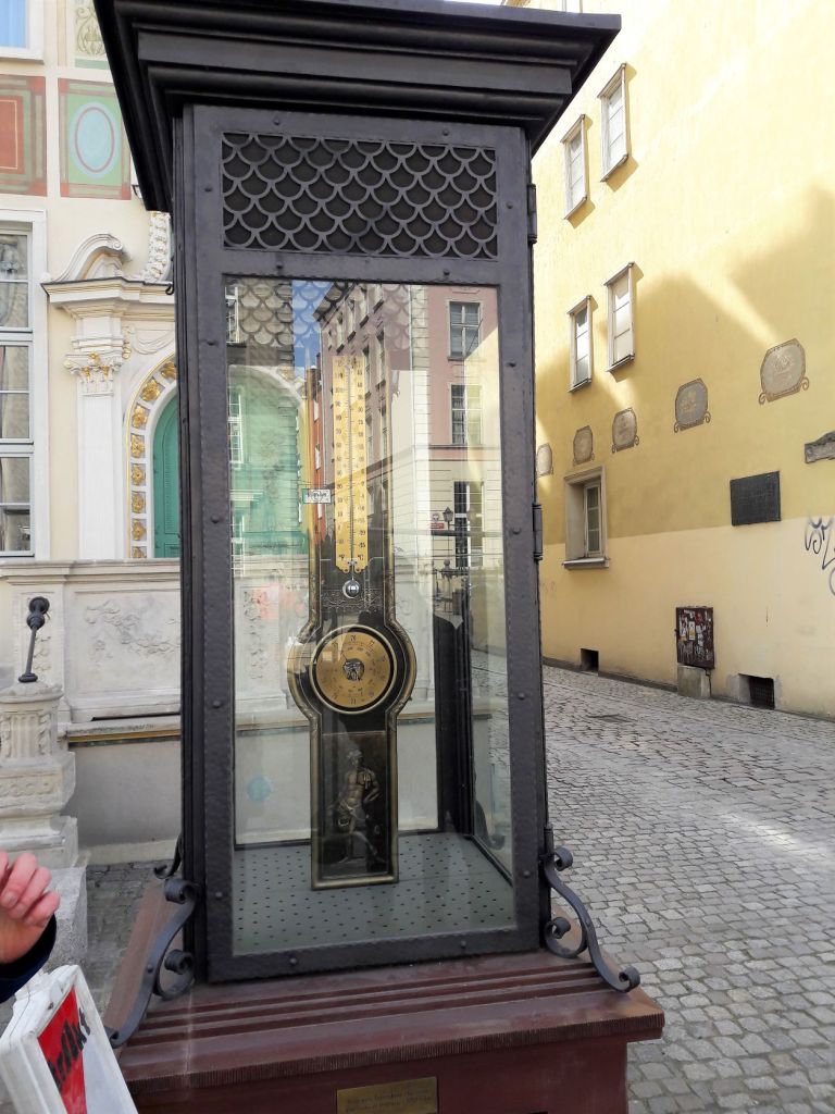 Fahrenheit Thermometer monument Gdansk